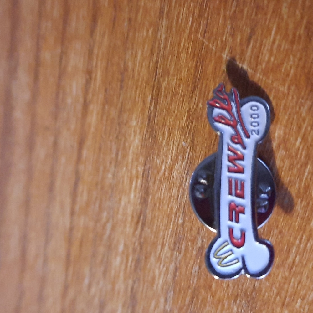 McDonald's Crewella pin 2000
